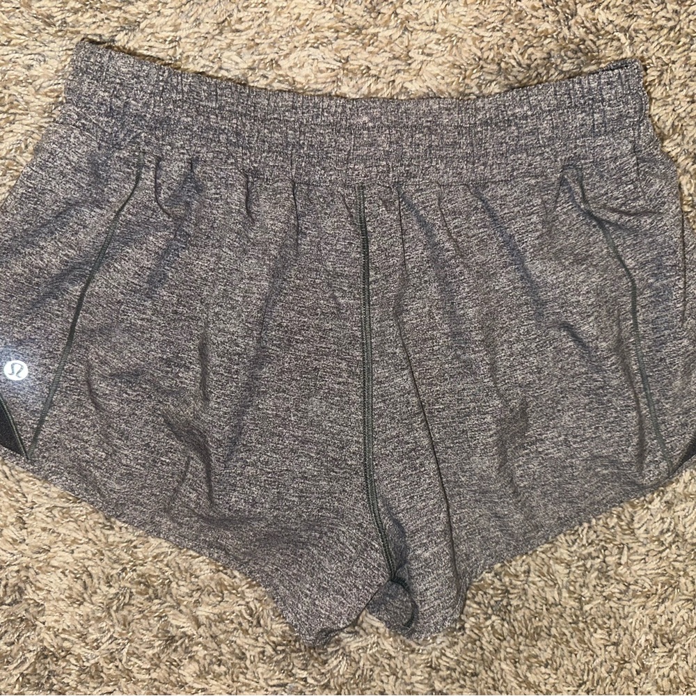 Lululemon Athletica Gray Athletic Shorts Moisture-Wicking Relaxed Fit